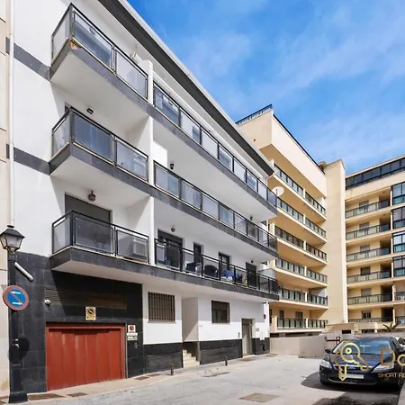 Cozy With Sea View And Private Parking In * Fuengirola