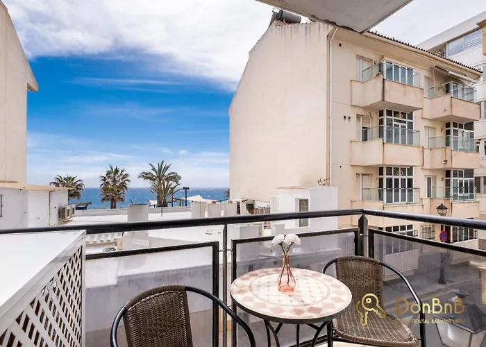 Appartamento Cozy With Sea View And Private Parking In