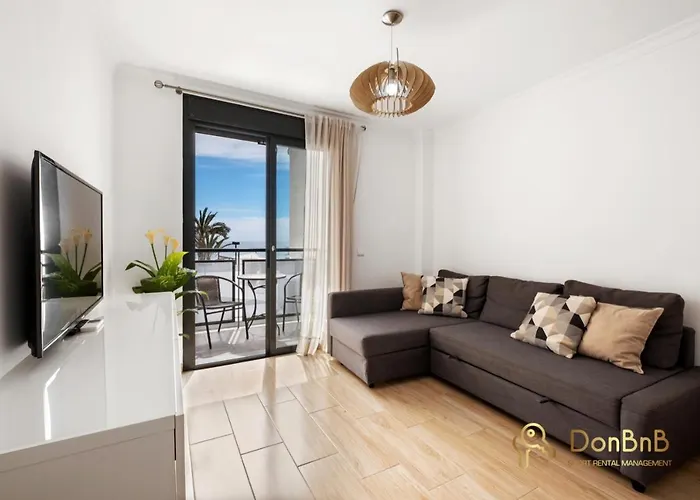 Lägenhet Cozy With Sea View And Private Parking In *